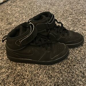 Nike Basketball sneaker, 4Y